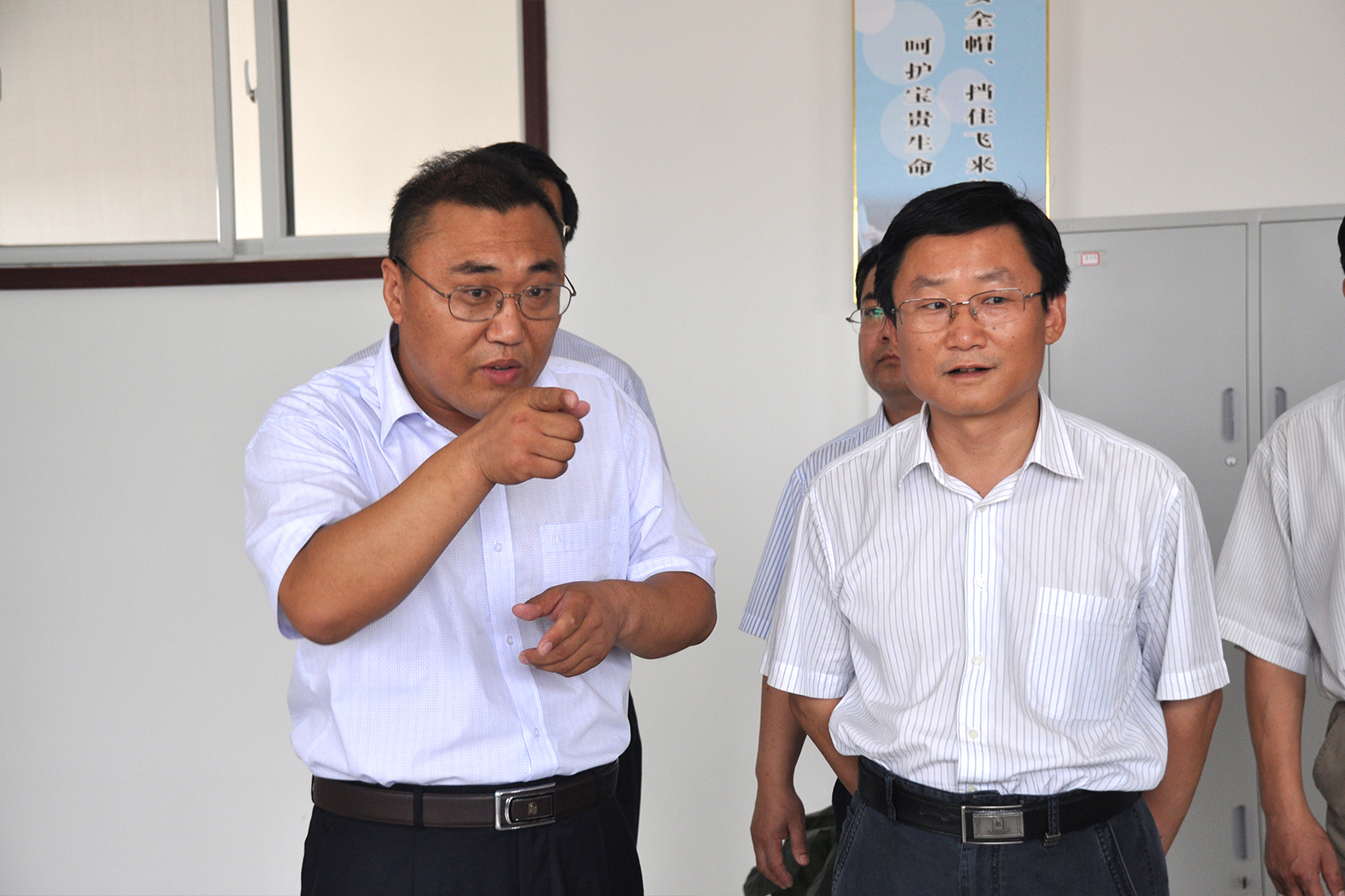 5、原廣饒縣委書記現(xiàn)東營市政法委書記田和友到公司視察指導(dǎo).jpg